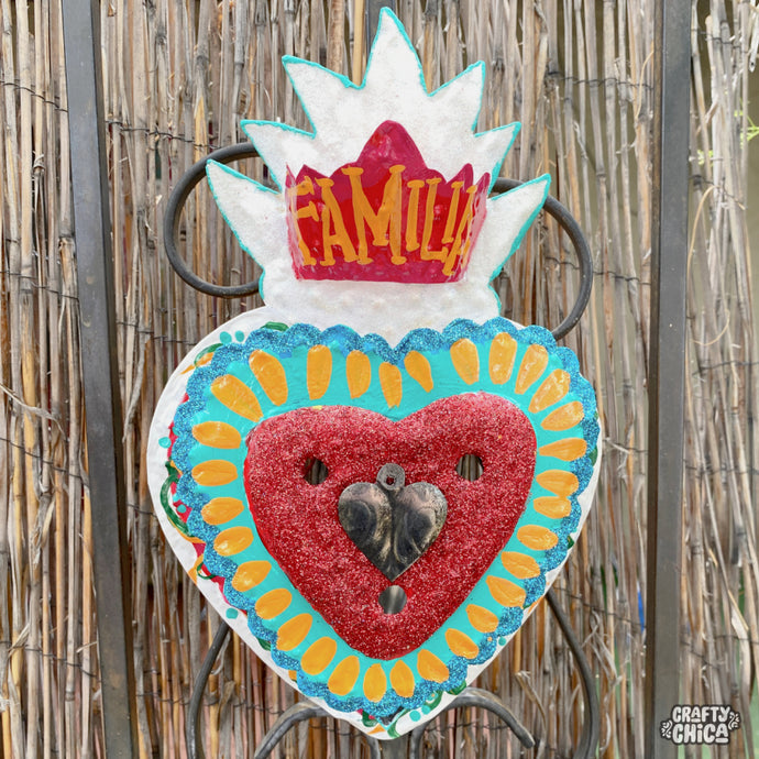 Corazon Wall Lantern: FAMILIA